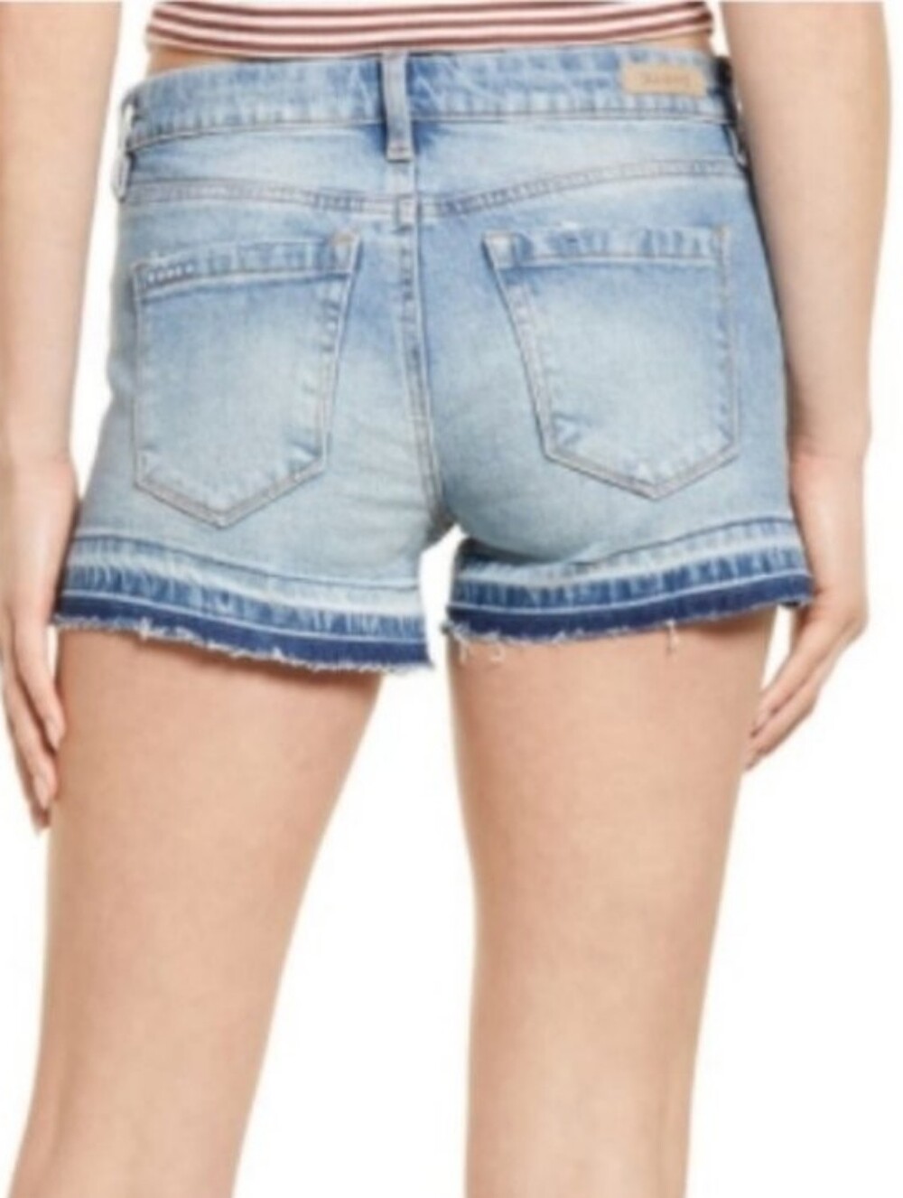 BLANK NYC The Essex Shadow Release Hem Cutoff Denim Blue Jean Shorts 28 NWT - Picture 3 of 6